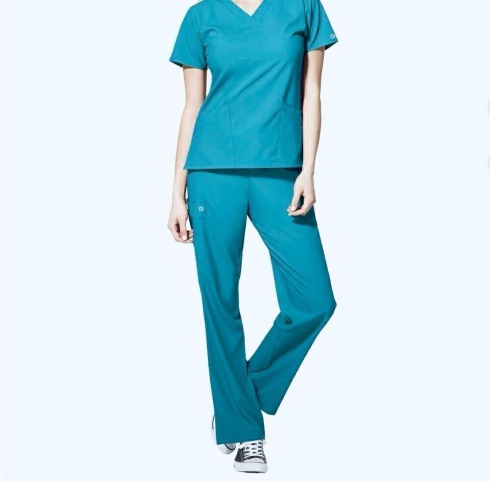 Wonderwink Spread Good Cheer Scrub Set